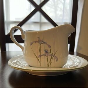 Like New~ Corelle Shadow Iris Gray Boat & Saucer